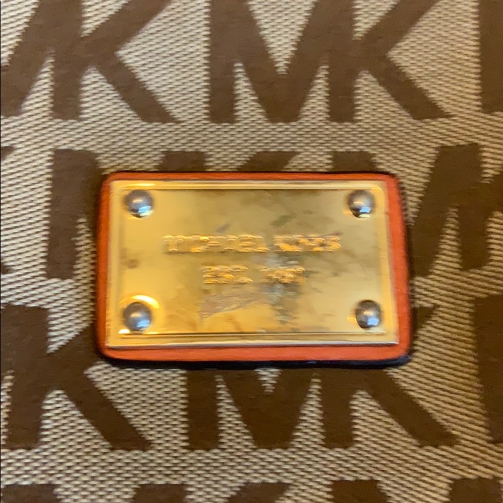 Micheal Kors Purse - Picture 3 of 8